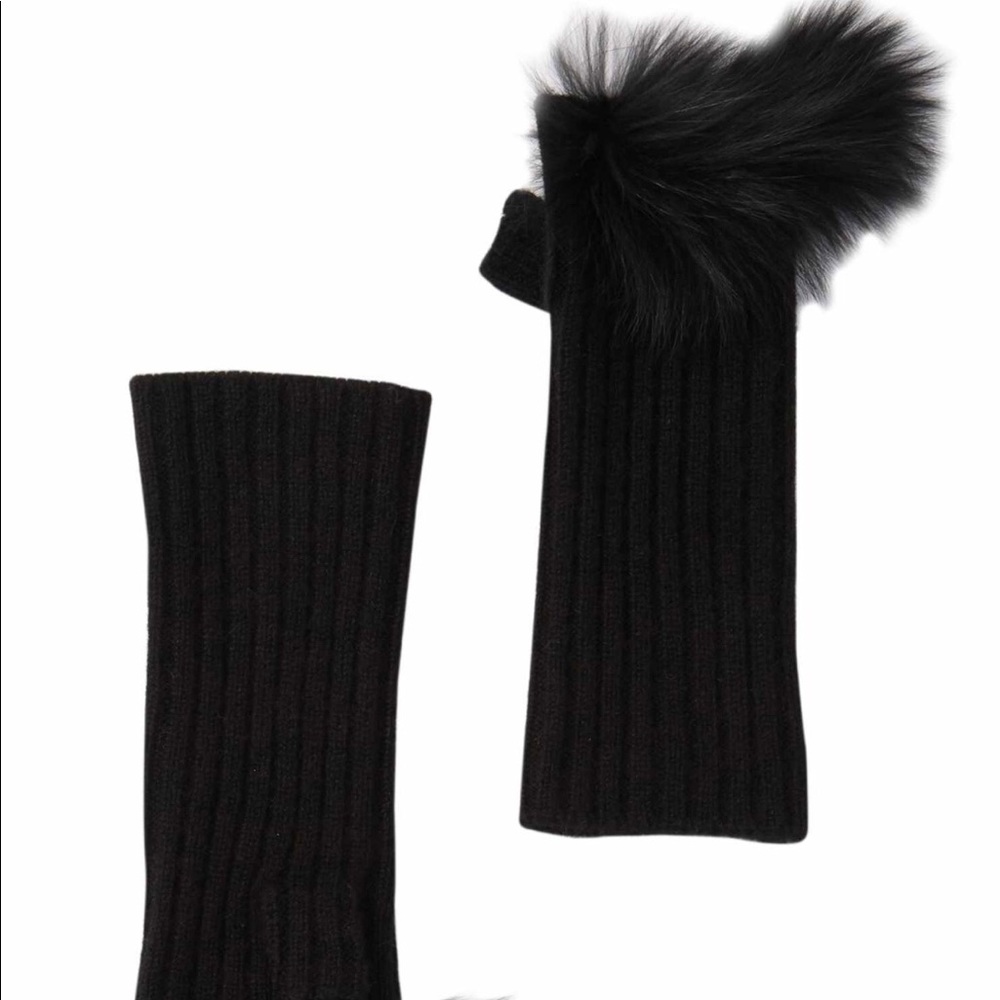 Sofia Cashmere Ribbed Cashmere hand warmer